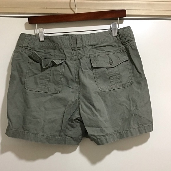 St. John’s Bay Army Green Shorts in Size 12 - Picture 2 of 3